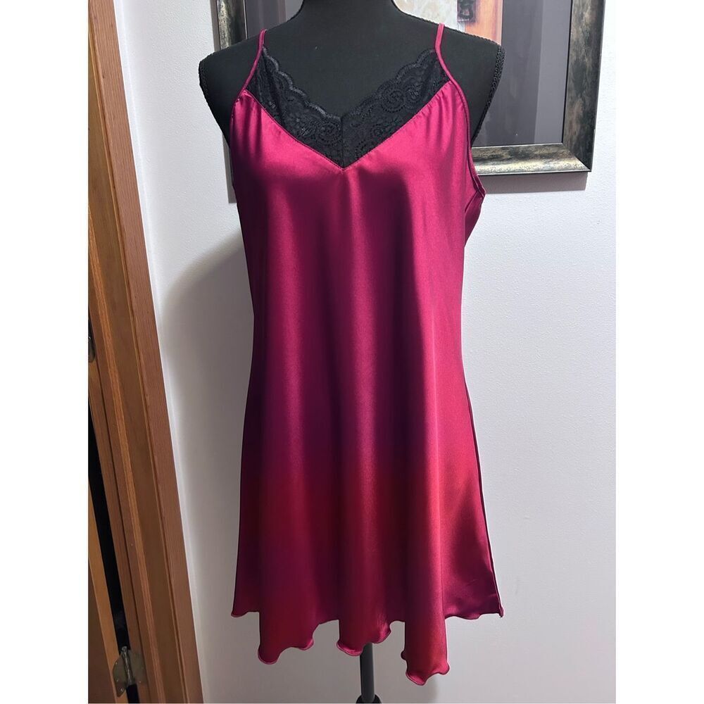 Ekouaer Women's Size L Magenta Sleepwear Lingerie Chemise Lace V-Neck NWT Nightg